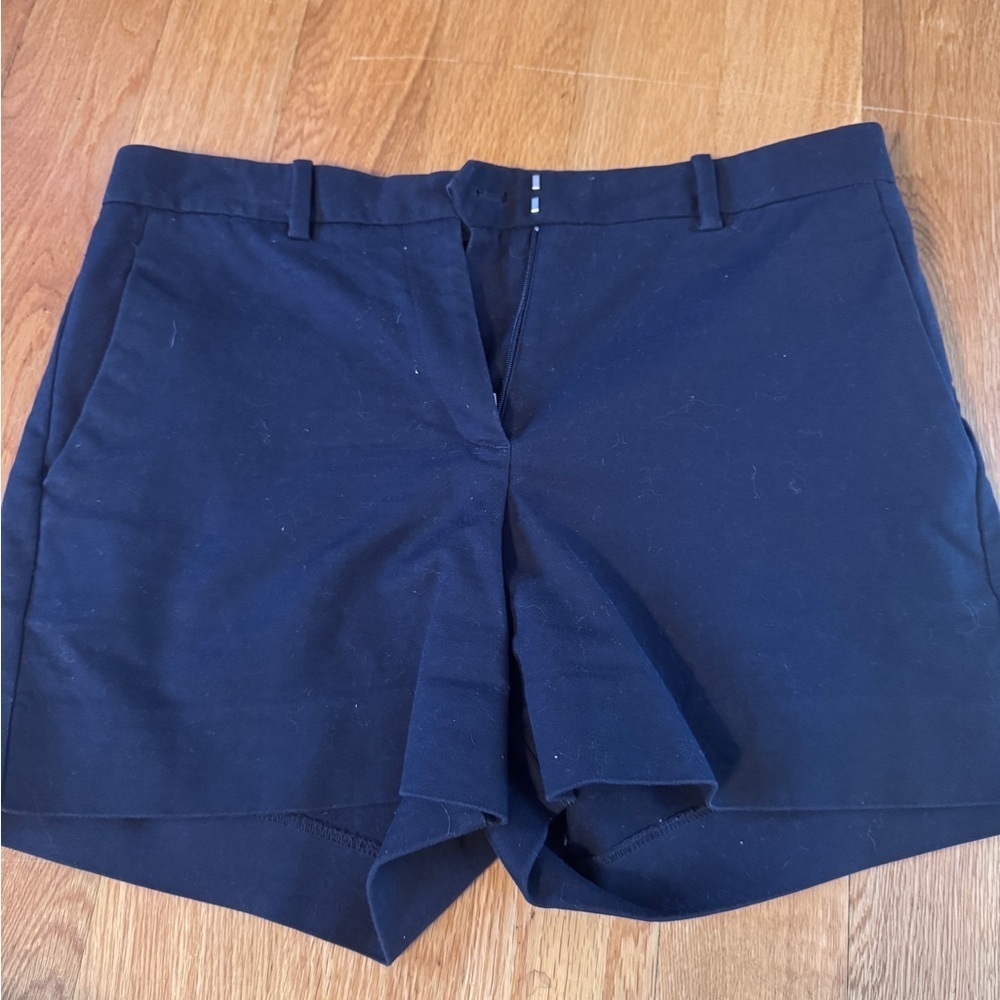 GAP Women's Navy / black Shorts